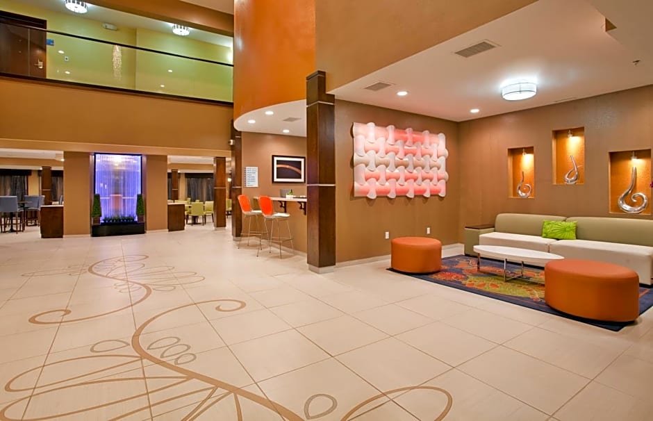 Holiday Inn Express Hotel & Suites St. Louis - NE Lambert Field