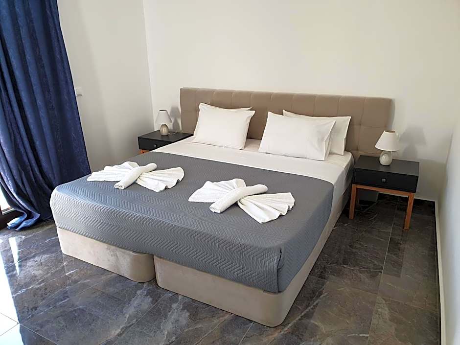 Odos Oneiron Tavronitis Bay