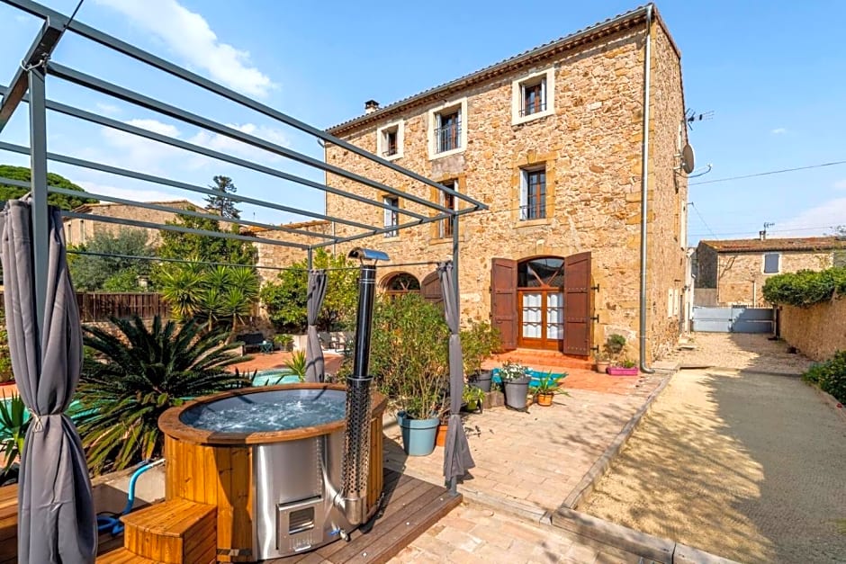 Maison Dix Chambres d'hôtes et Espace SPA Bien être