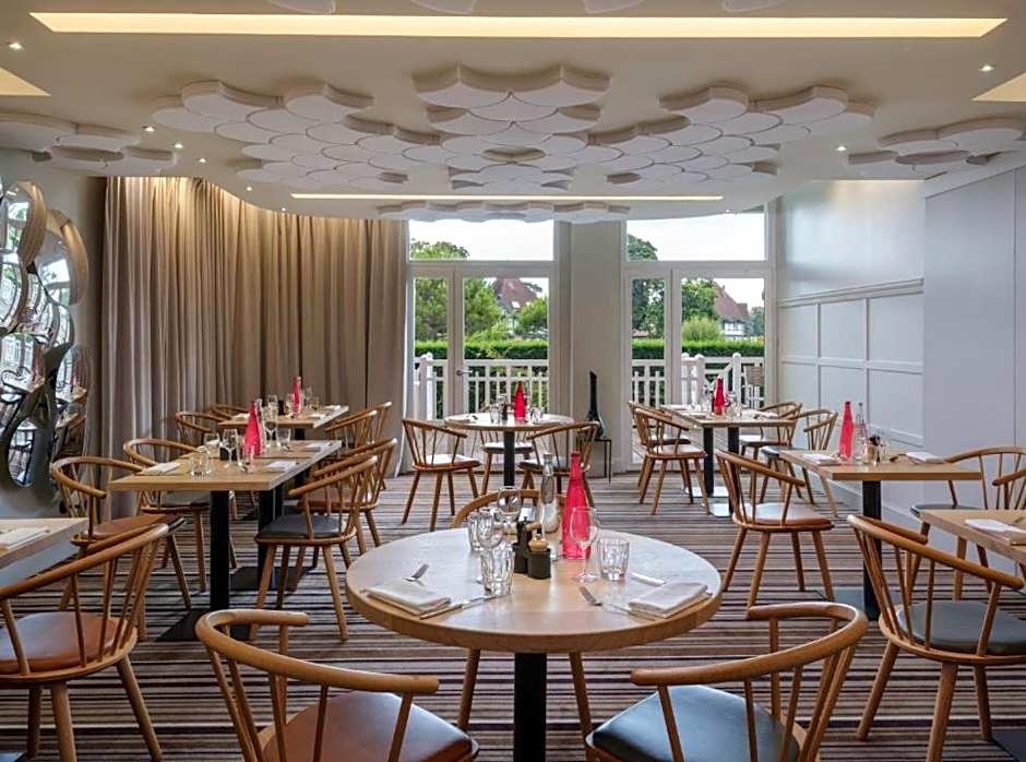 Renaissance Paris Hippodrome de St. Cloud Hotel