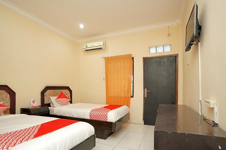 OYO 2003 Female Guest House