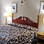 Love Hotels Tomahawk by OYO at Lake Mohawksin WI