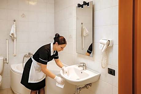 Double Room (1 Adult)