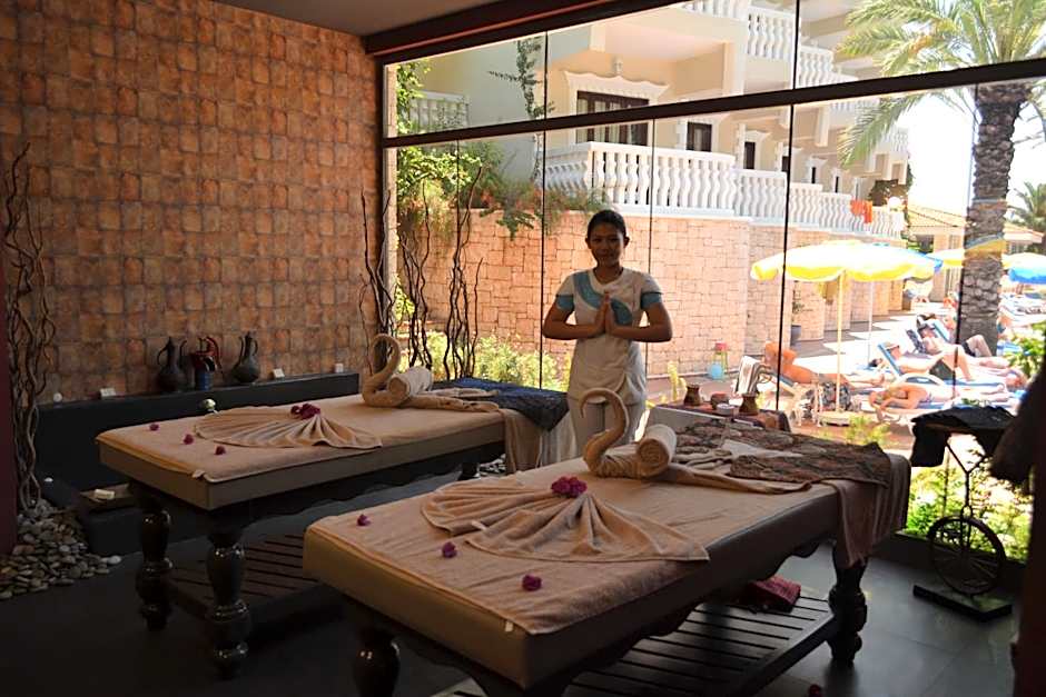 Flamingo Hotel & Spa - Pet Friendly