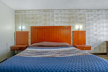 King Room - Non-Smoking