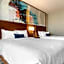 Holiday Inn Express Bettendorf - Davenport NE by IHG