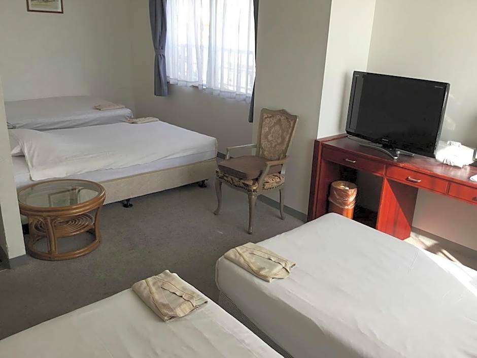 Hotel Peace Land Ishigakijima