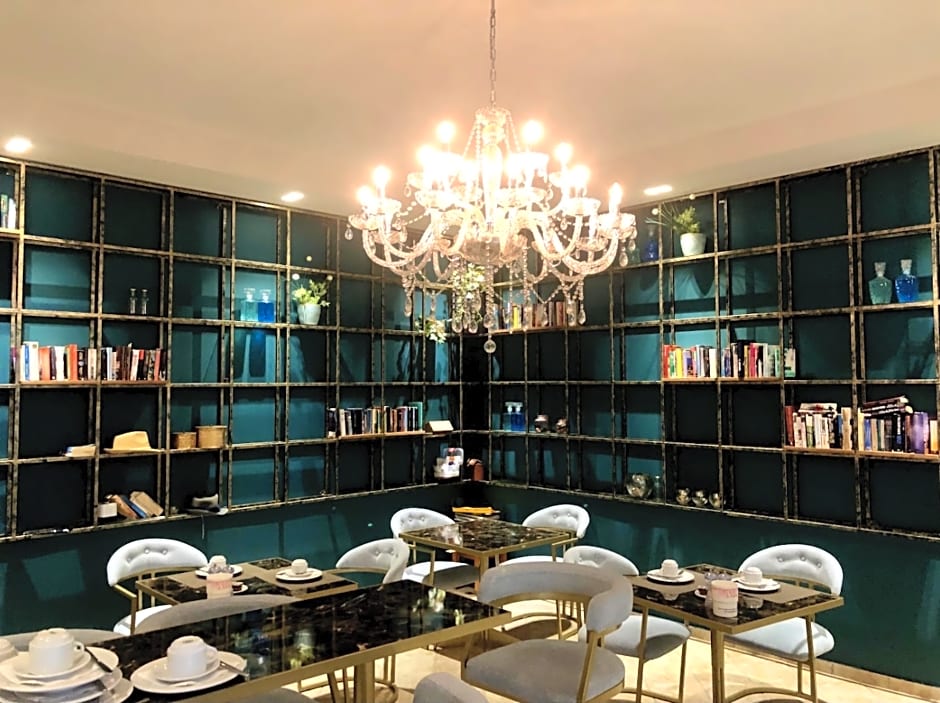 Bruskos Hotel & Suites