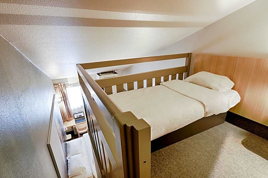 B&B HOTEL Rouen Parc des Expos Zénith