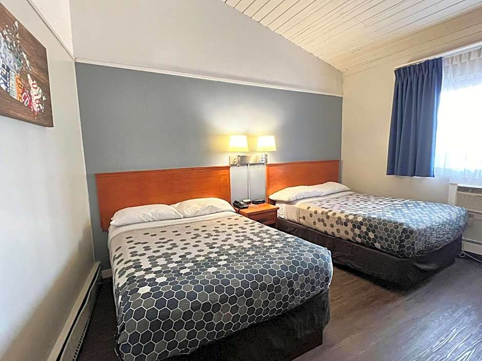 Econo Lodge Motel Village