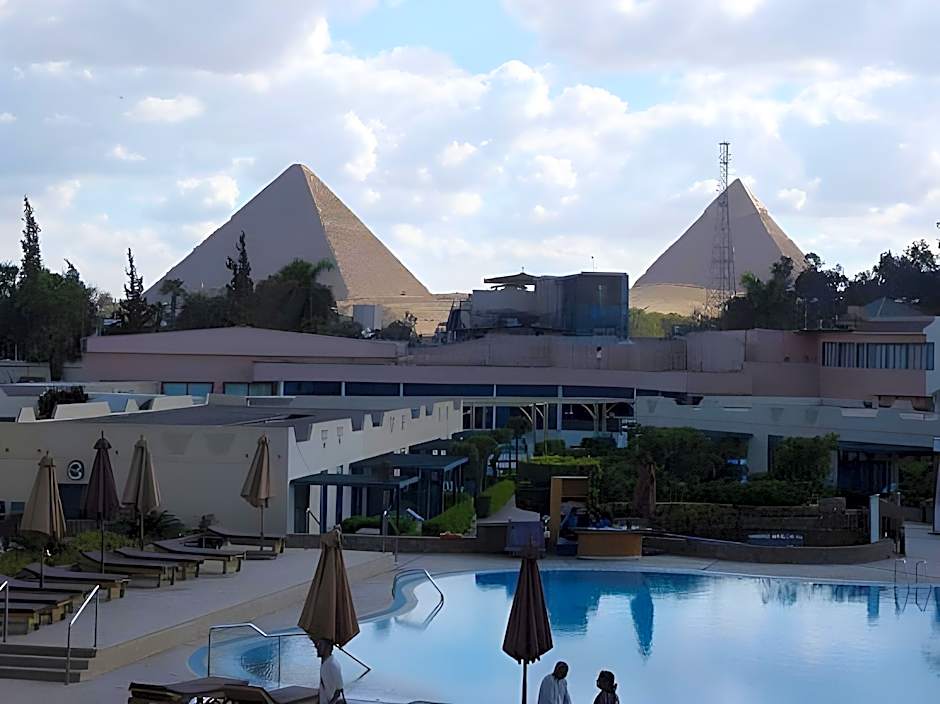 Cairo Pyramids Hotel