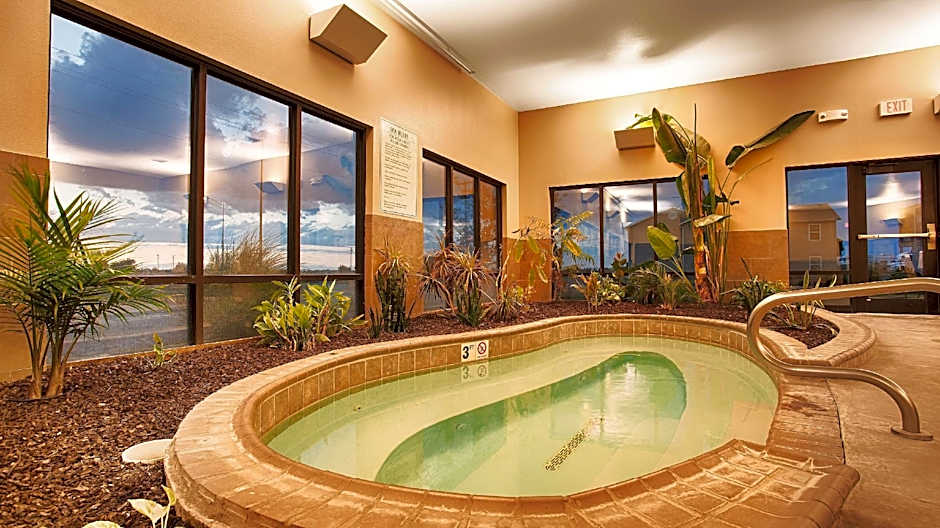 Best Western Plus Night Watchman Inn & Suites