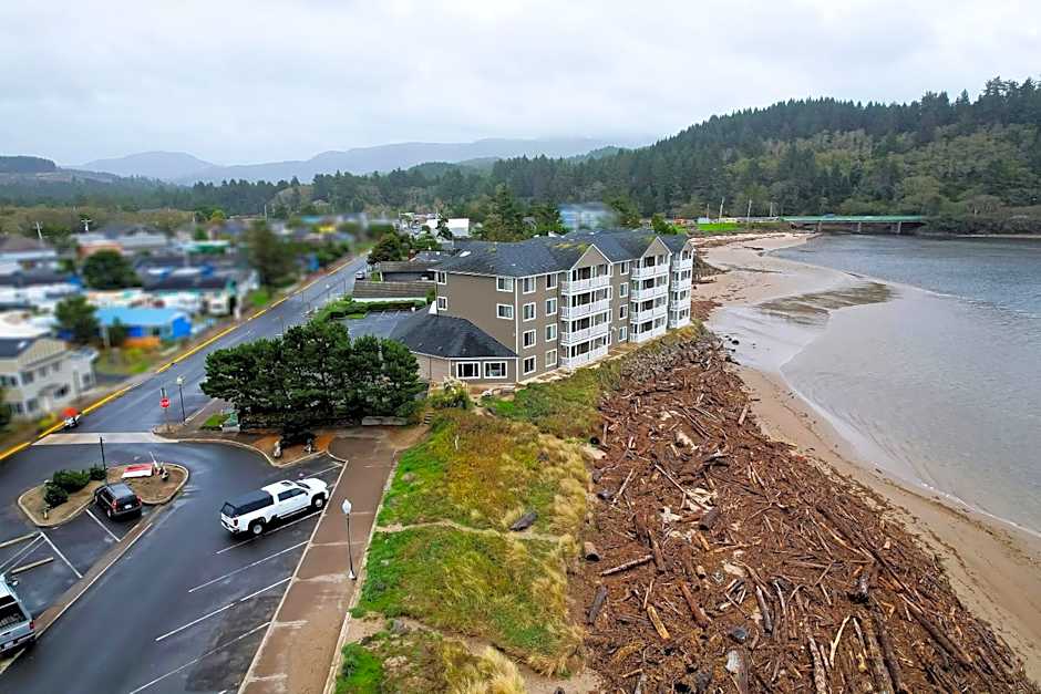 Siletz Bay Beachfront Hotel by OYO Lincoln City