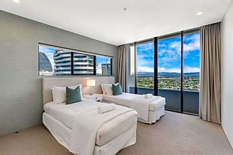 4 Bedroom Sub Penthouse - Ocean Views