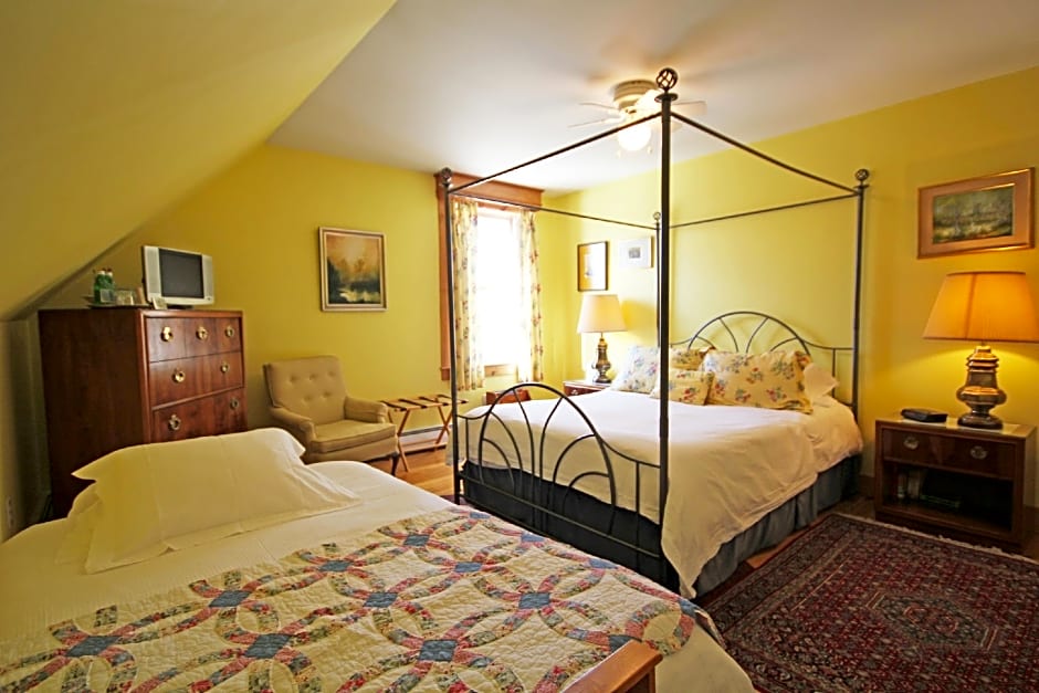 Highland Lake Inn