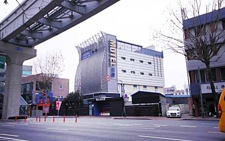 Daegu Icheondong W New York