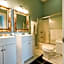 Oak Park Inn