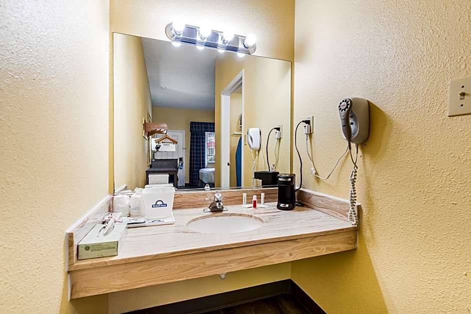 Days Inn by Wyndham Federal Way