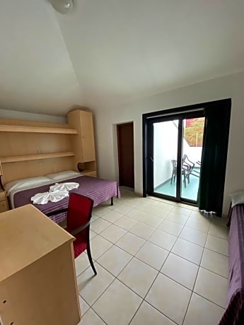Economy Quadruple Room with Balcony