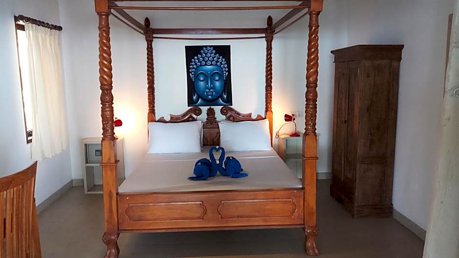 Jemeluk Beach Bungalows