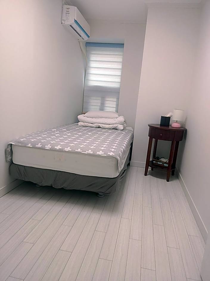 Photo 1 of 20 of Single Room