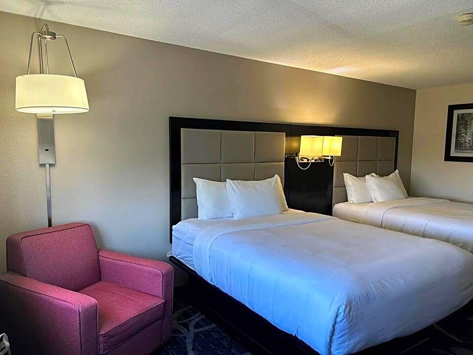 Comfort Inn & Suites Liverpool-Clay