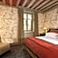 Le Pavillon de la Reine & Spa, Place des Vosges
