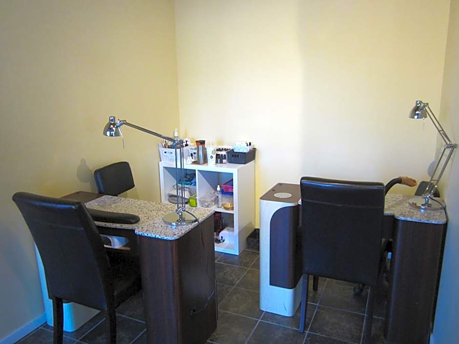 Super 8 by Wyndham West Kelowna BC