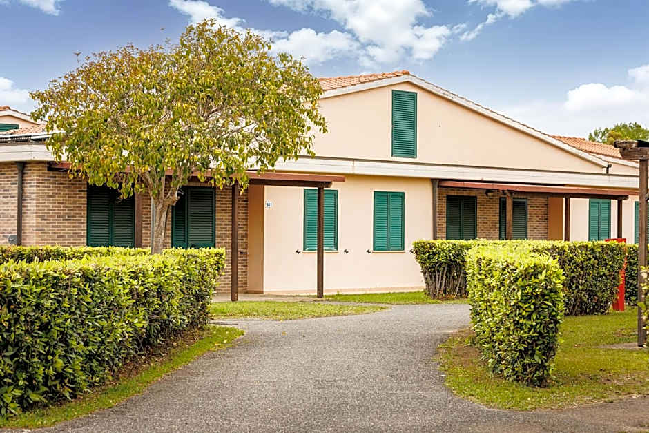 Villaggio Turistico La Cecinella