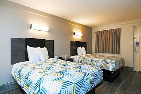 Quadruple Room - Disability Access - Roll in Shower