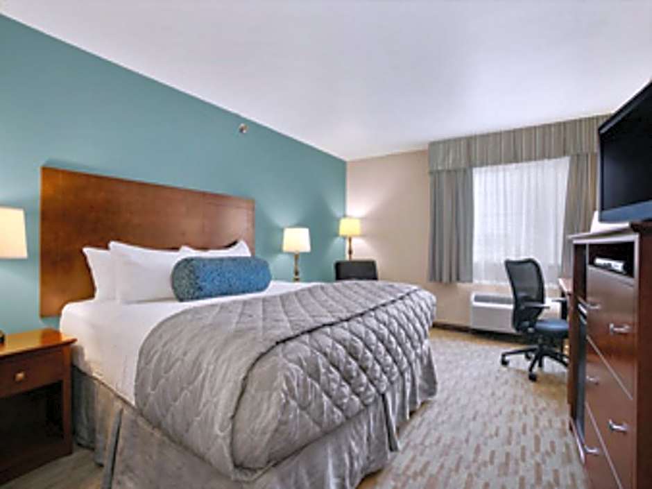 Baymont by Wyndham Minot