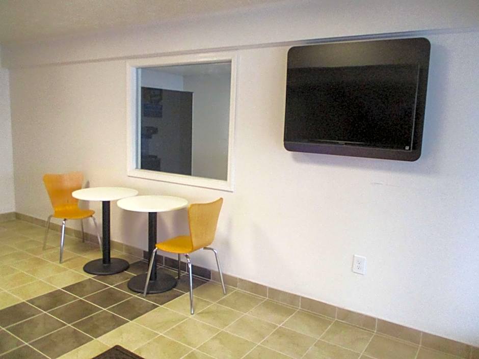 Motel 6-North Olmsted, OH - Cleveland