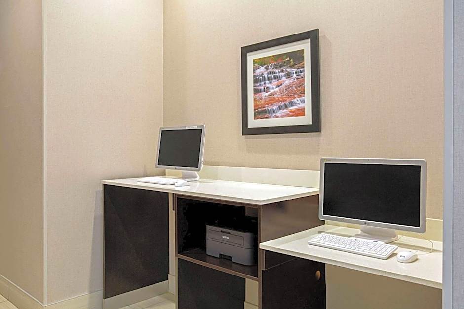 La Quinta Inn & Suites by Wyndham Cedar City