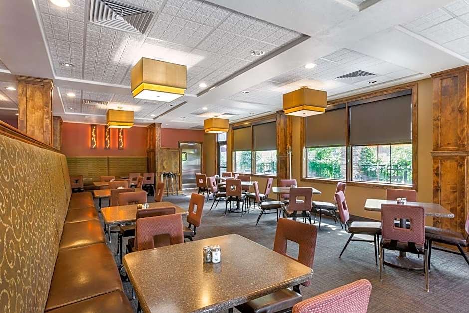 Best Western Premier Ivy Inn & Suites