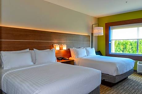 Standard Queen Room with Two Queen Beds