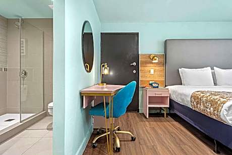 1 King Bed Junior Suite