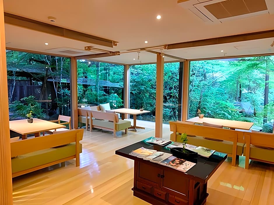 Yugawara Onsen Ashikari Ryokan