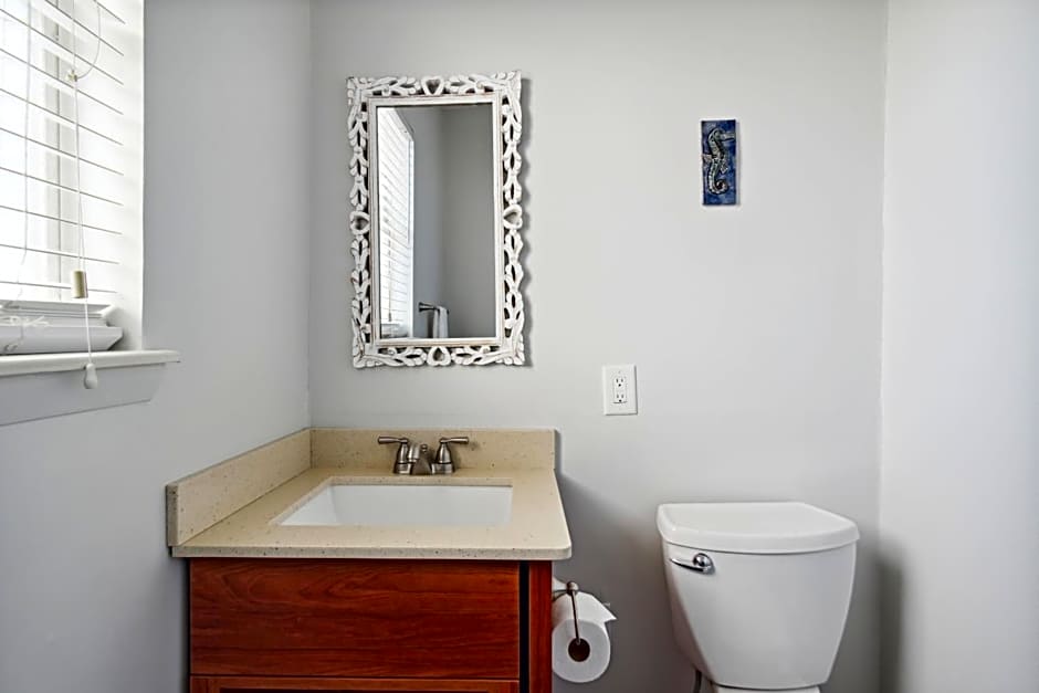 Seahorse Oceanfront Inn