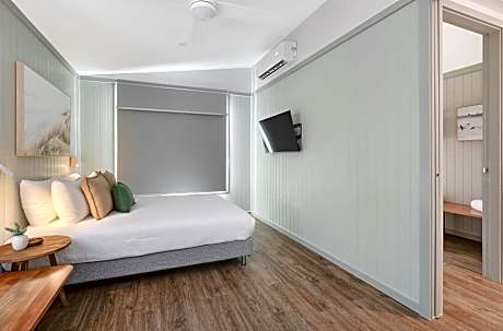 Superior Villa - Sleeps 4 - Accessible