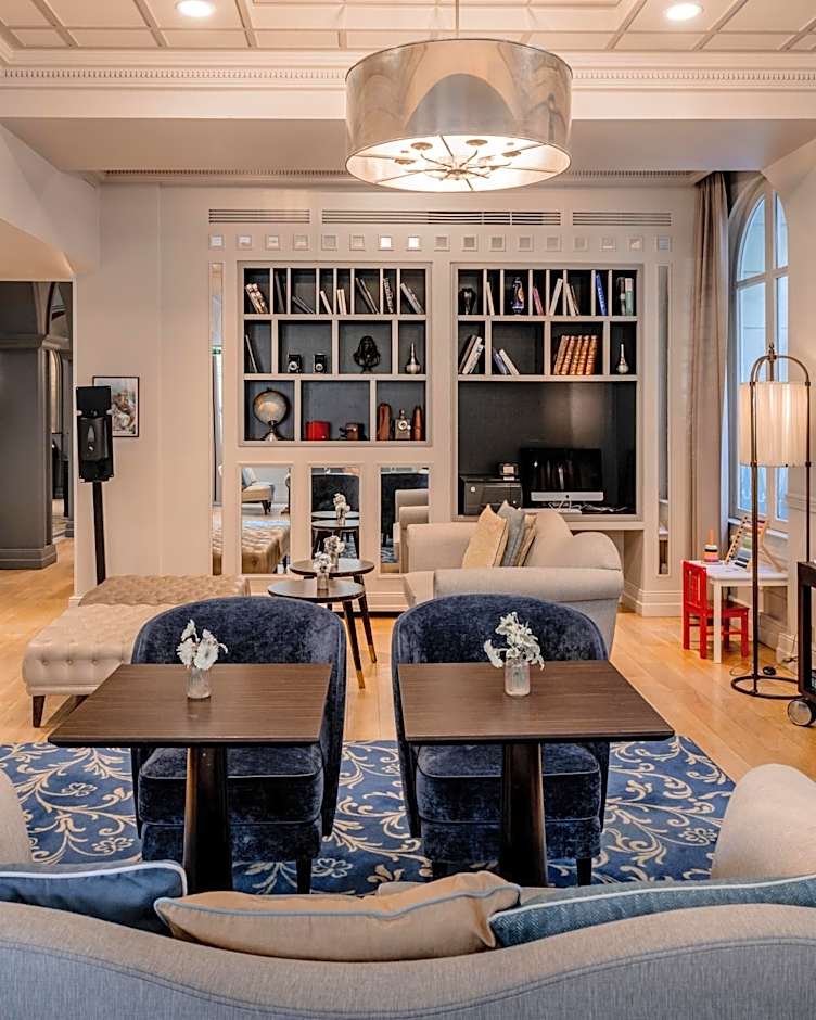 La Clef Louvre Paris by The Crest Collection