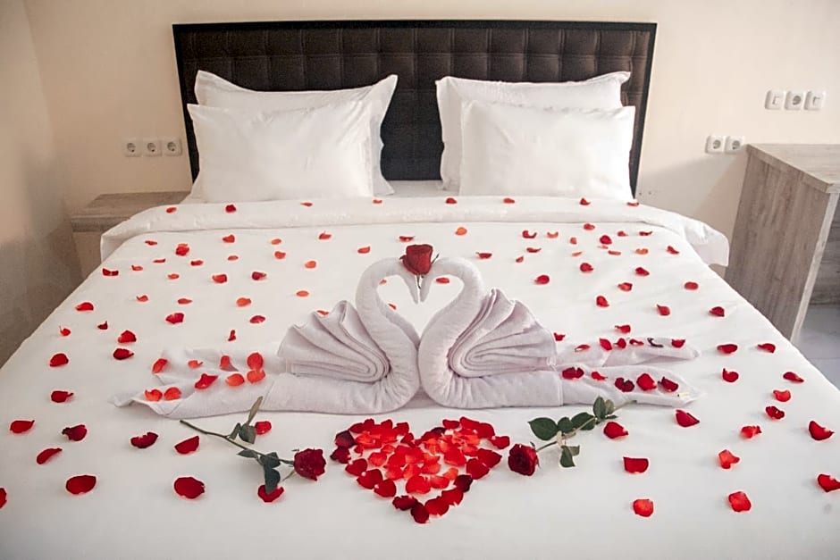 THE LAVIANA HOTEL