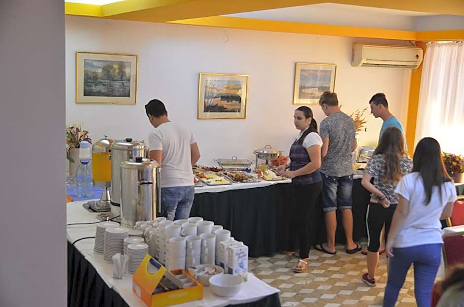 Hotel Europolis