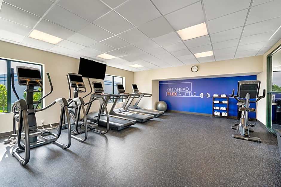 Holiday Inn Express & Suites Buffalo Airport By IHG