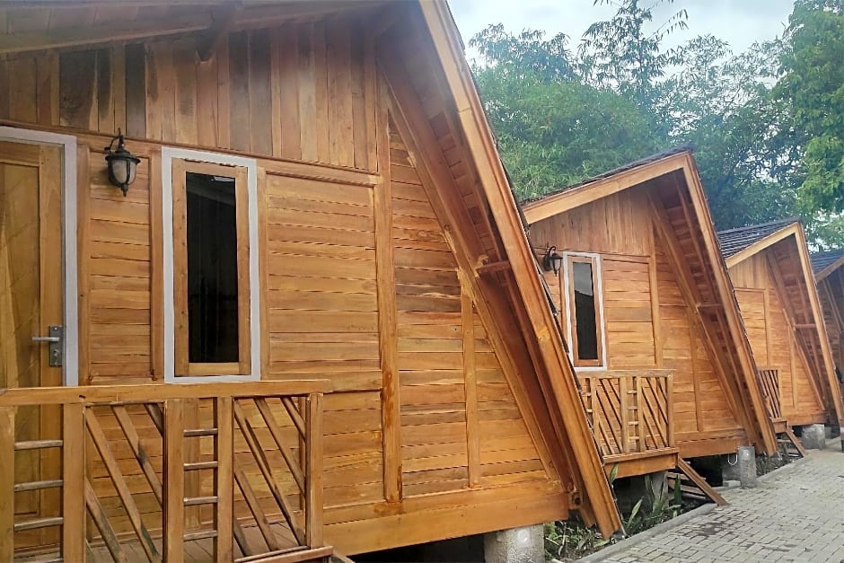 Urbanview Villa Kolopaking Kebumen by RedDoorz