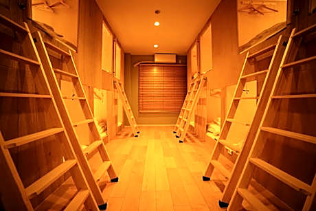 Bunk Bed in Mixed Dormitory Room