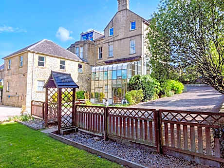 Wentworth House - Free Parking