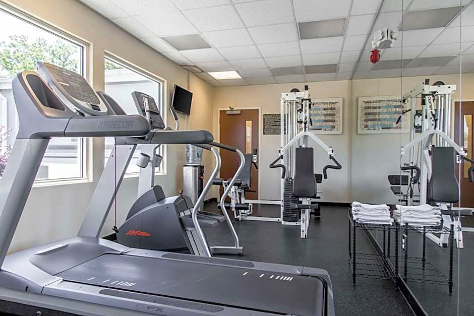 Quality Inn & Suites Danbury near University