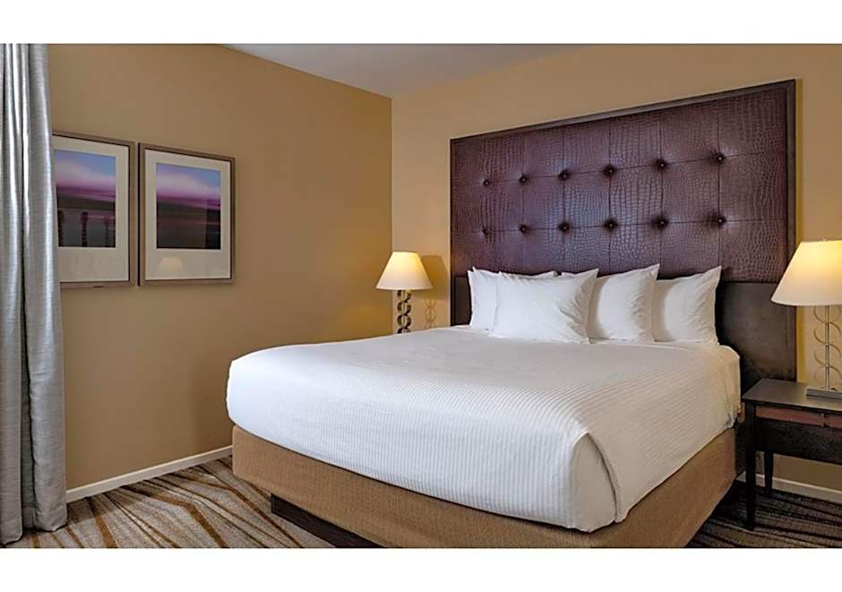 Deluxe 3-BR Condo - Lazy River Summer Fun - Special Offer Now!