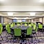 La Quinta Inn & Suites by Wyndham Hayward Oakland Airport
