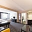 La Quinta Inn & Suites by Wyndham San Antonio Downtown